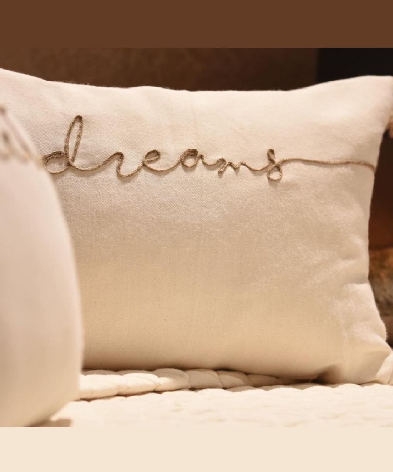 Housse de coussin rectangulaire HAYEK brodé DREAMS.